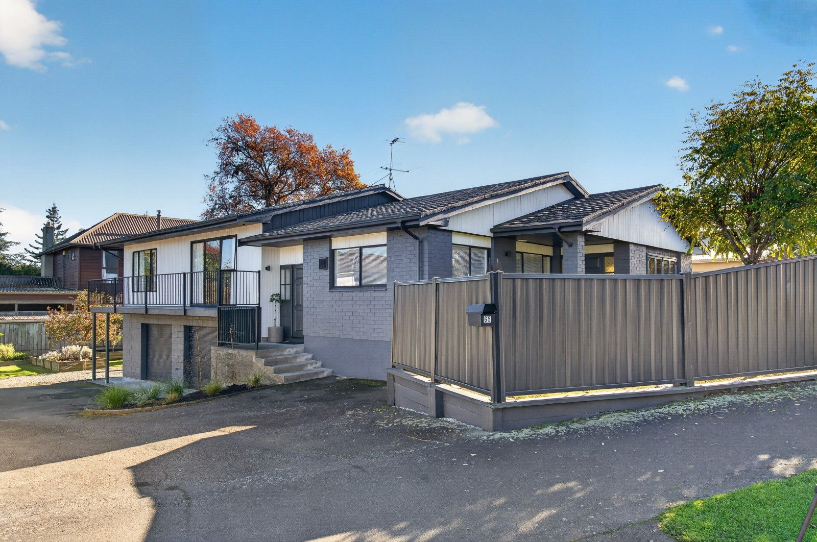 Easy Modern Living in Lansdowne — slide 2