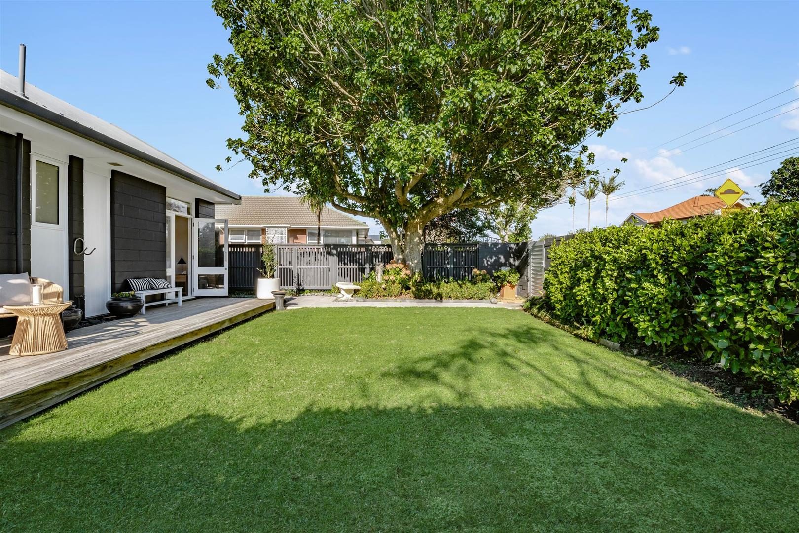 Prime Freehold One-Level Seaward Side — slide 2
