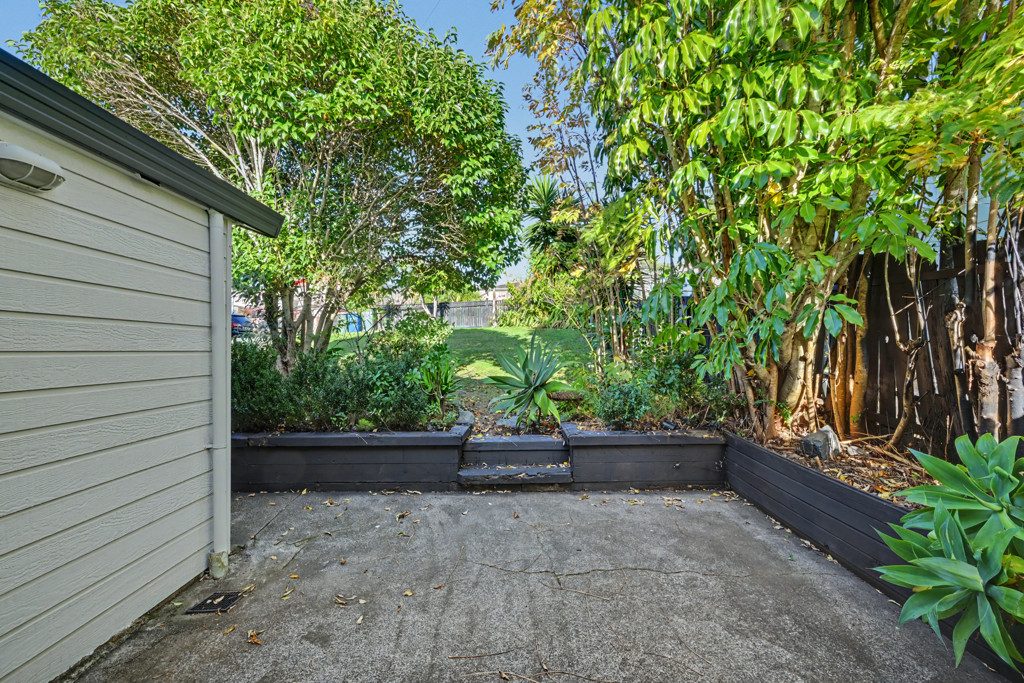 Lifestyle & Opportunity in a Prime Cul-de-Sac — slide 33