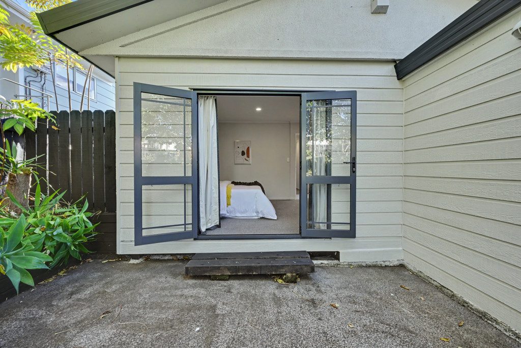 Lifestyle & Opportunity in a Prime Cul-de-Sac — slide 34