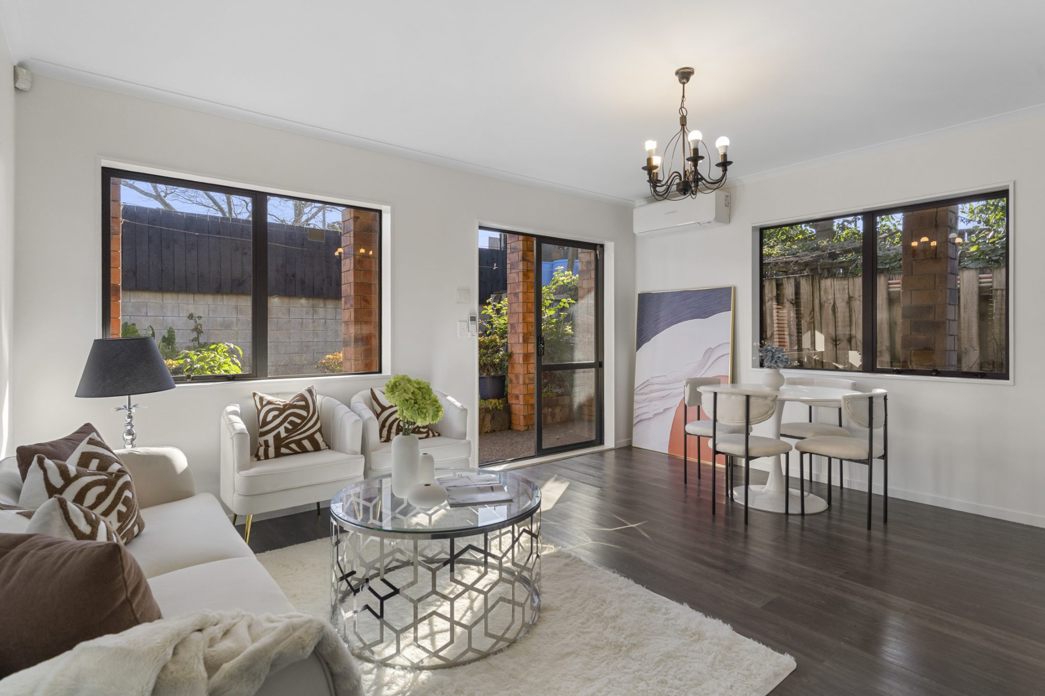 Spacious Family Home in a Premium Location — slide 2