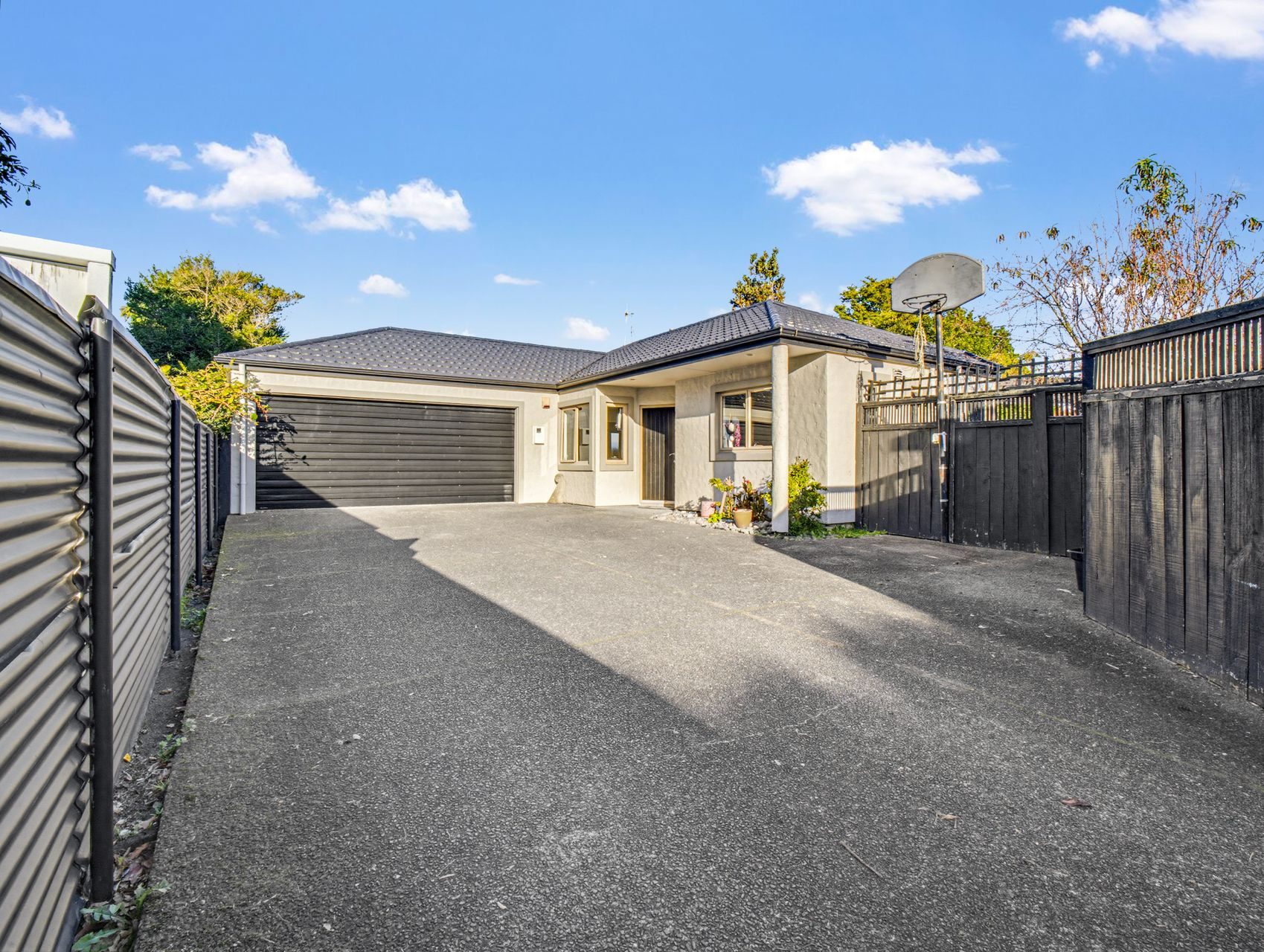 Leafy Hokowhitu Living on Manawatu — slide 38