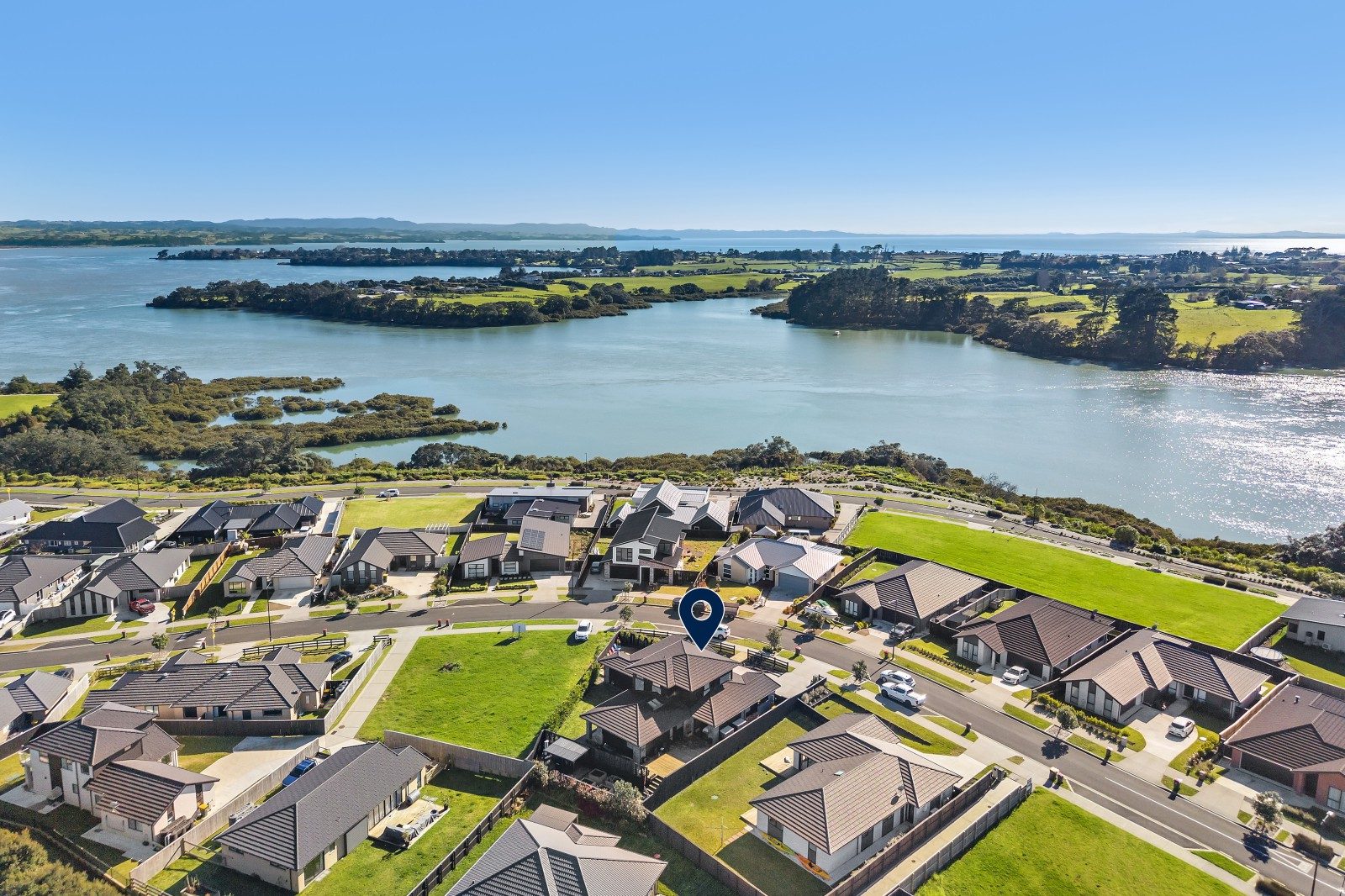 Multi generation living in waterfront development — slide 33
