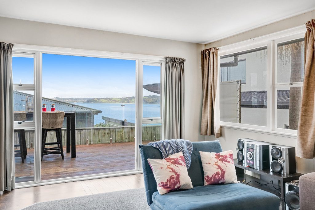 Single-Level Starter with Sea Views — slide 2