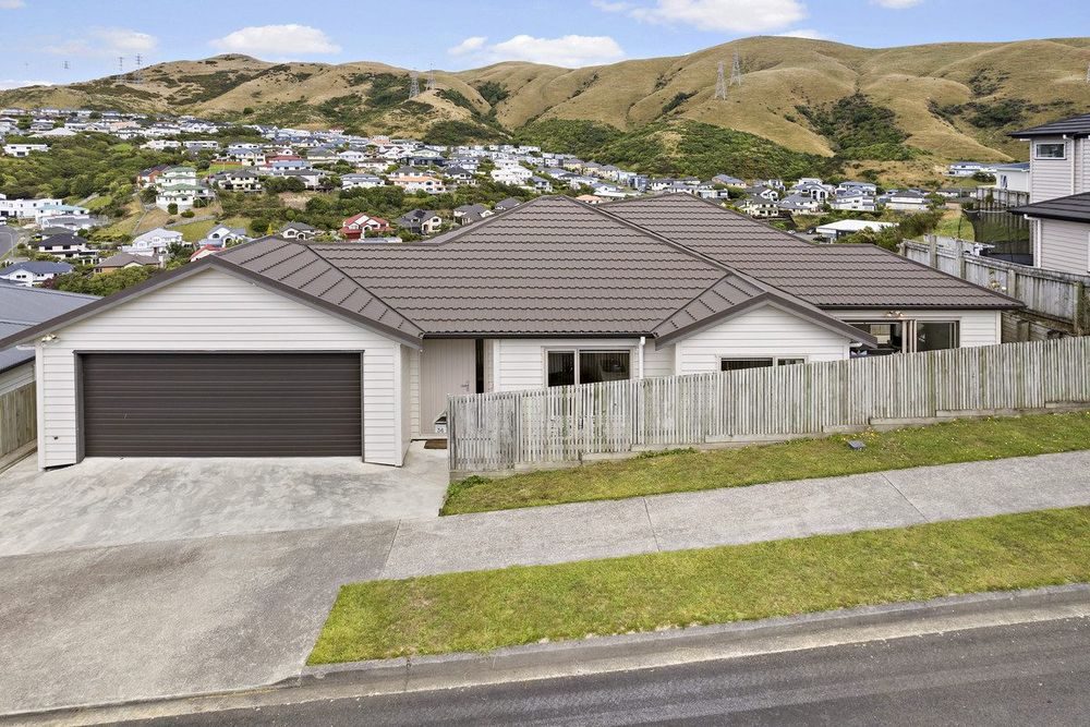 SINGLE LEVEL & A GREAT LOCATION — slide 16