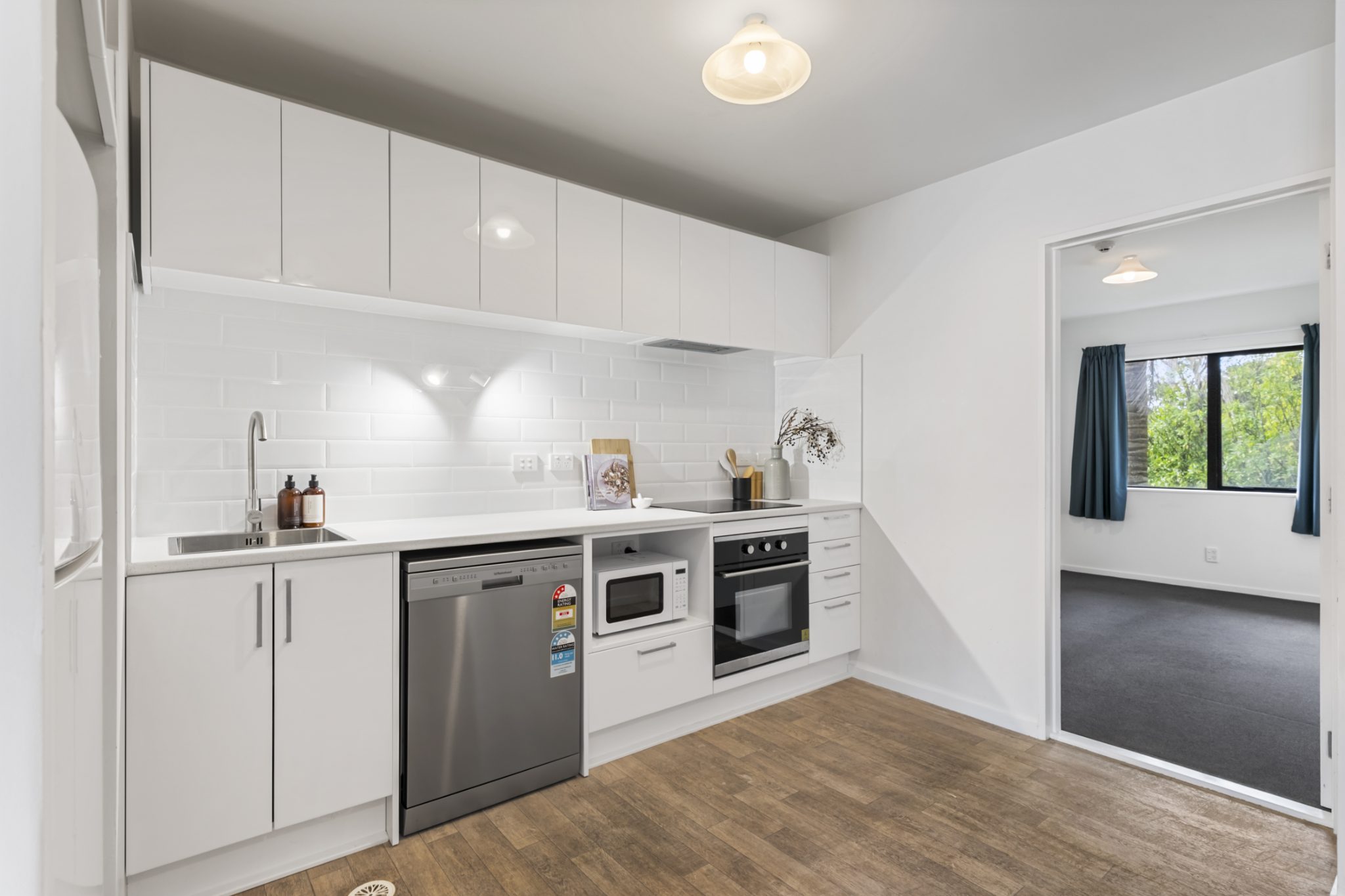 See it to believe it! Just $565,000! — slide 2