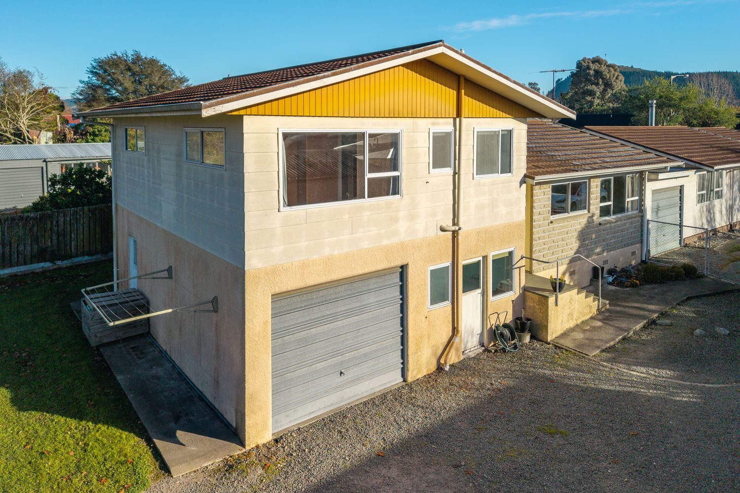 Value - 3 beds, logburner, heatpump & good garage — slide 1