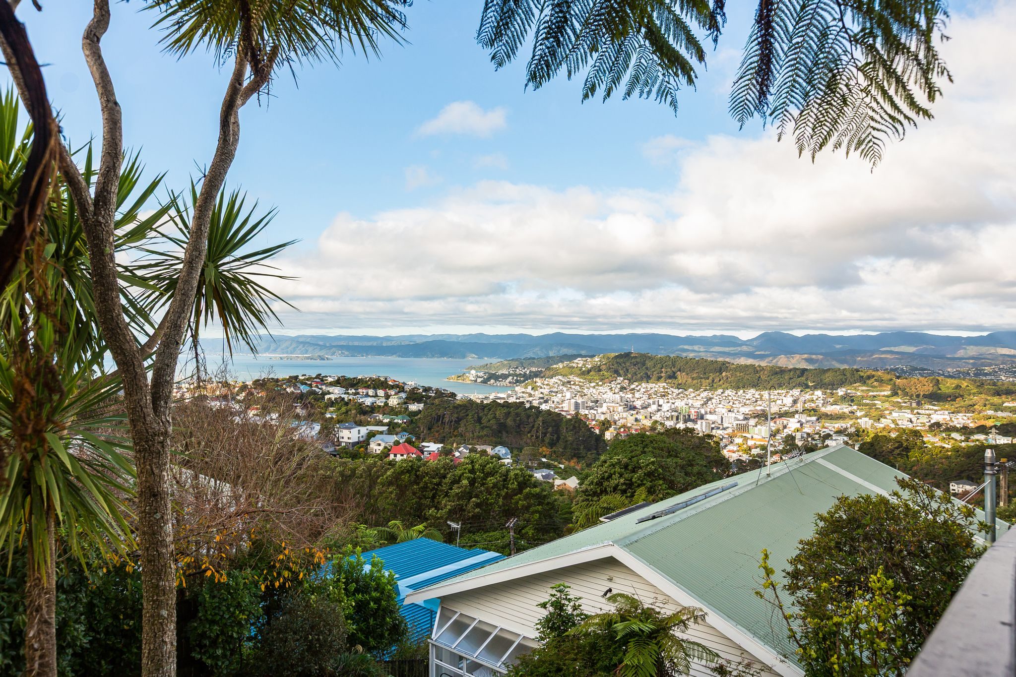 FANTASTIC HOME & INCOME WITH UNBELIEVABLE VIEWS — slide 25