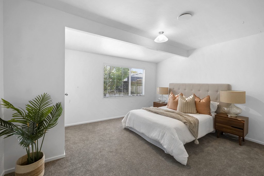 RENOVATED & READY IN STRANDON — slide 11