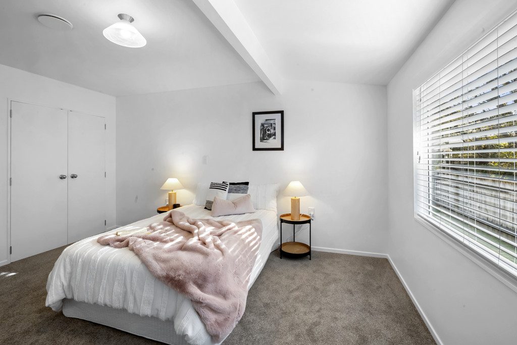 RENOVATED & READY IN STRANDON — slide 13