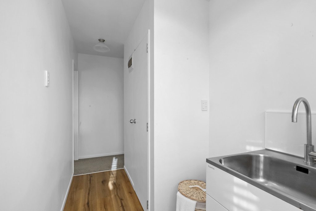 RENOVATED & READY IN STRANDON — slide 15