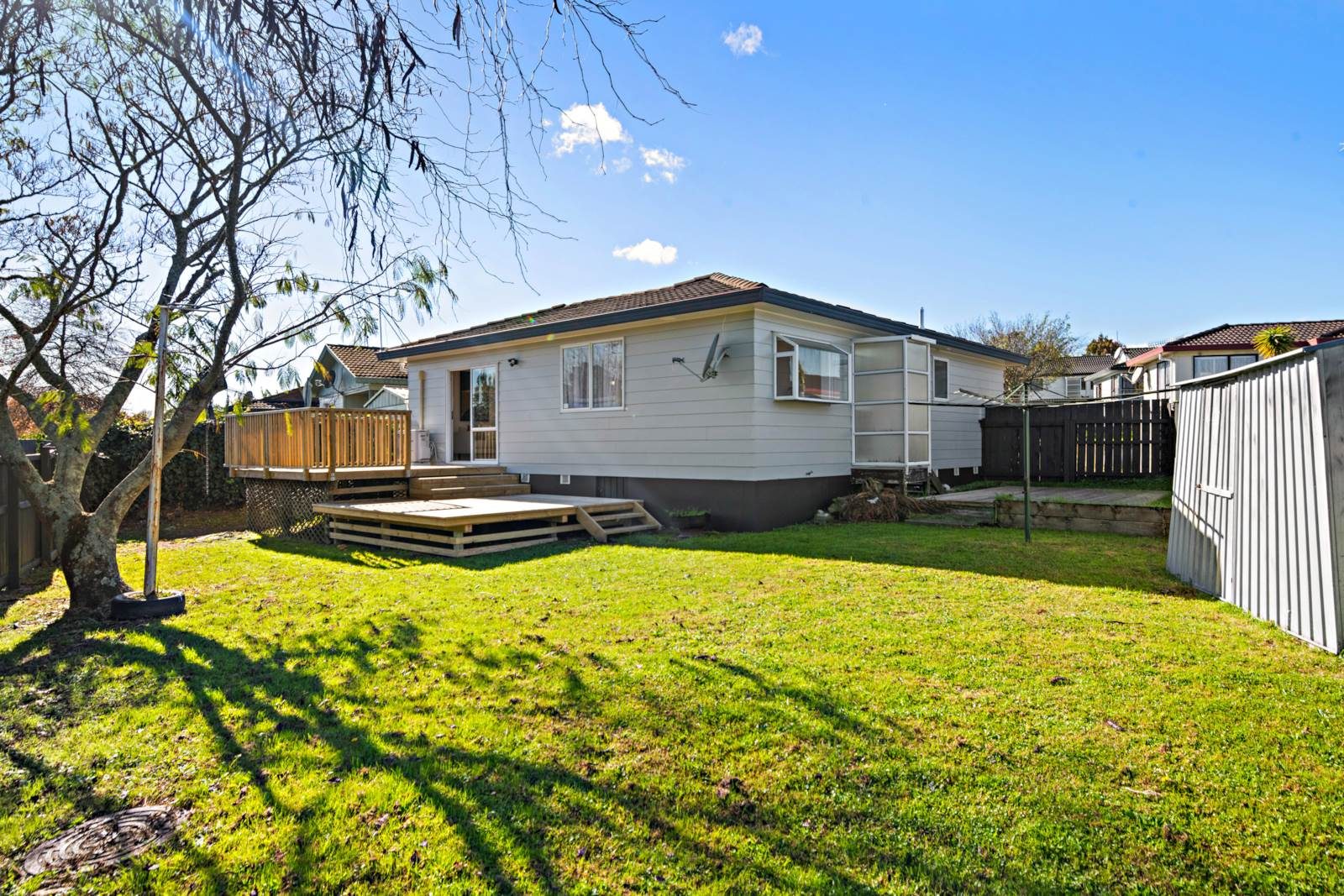 Entry level family home ready to move in — slide 1