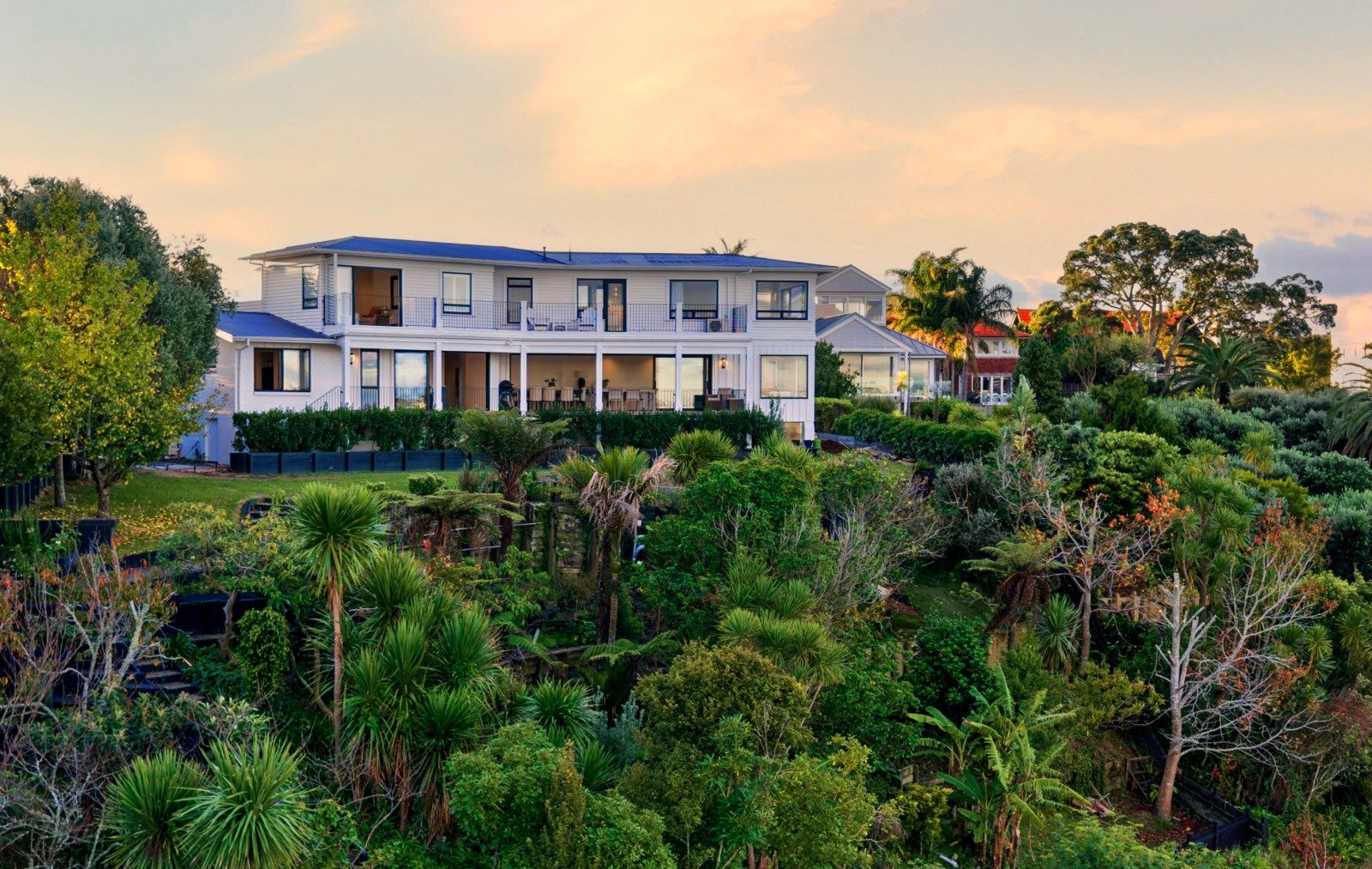 Exceptional waterfront living on a grand scale — slide 35