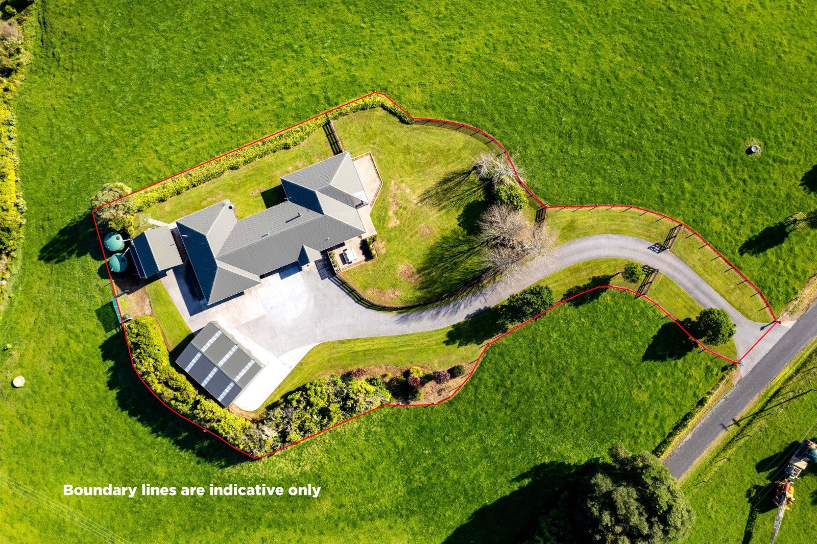Stylish rural sanctuary with stunning views — slide 38
