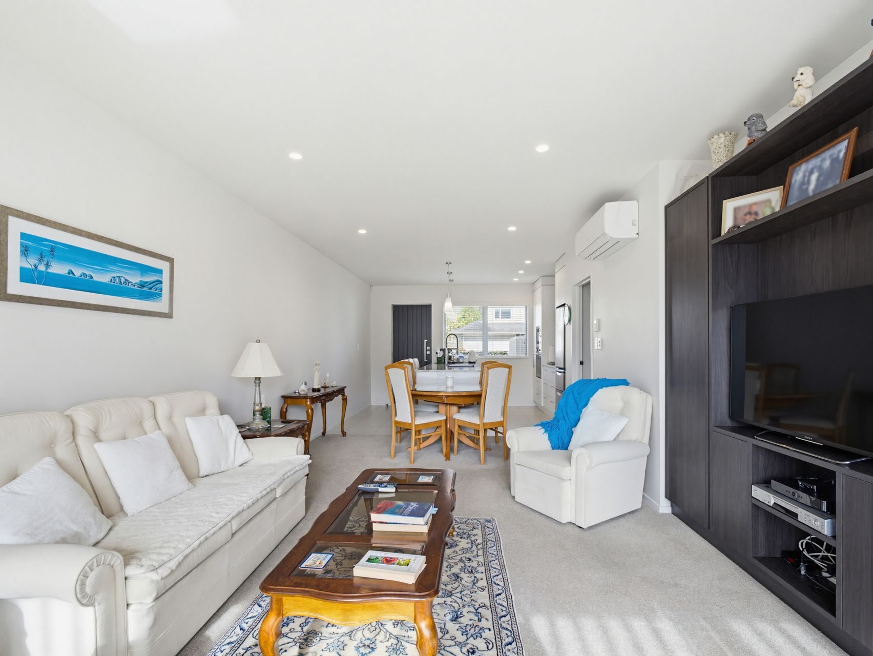 Sophisticated Townhouse Living — slide 34