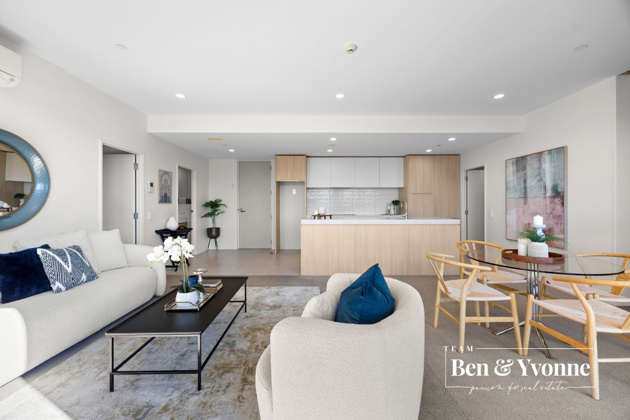 Luxurious 72m2 One Bed + Study — slide 2