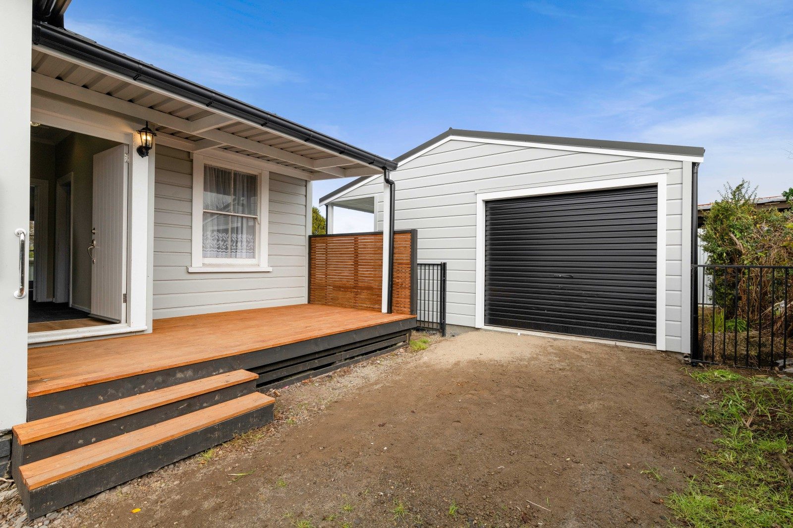 Cute 3 Bed Cottage — slide 2