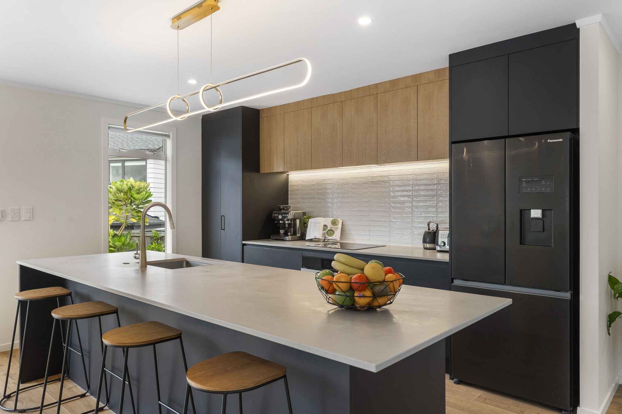 Flexible Family Living on 799sqm — slide 2