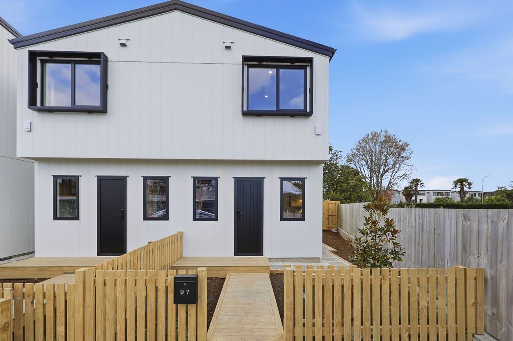 Wake Up to the Water | Brand New 3-Bed Duplex — slide 2