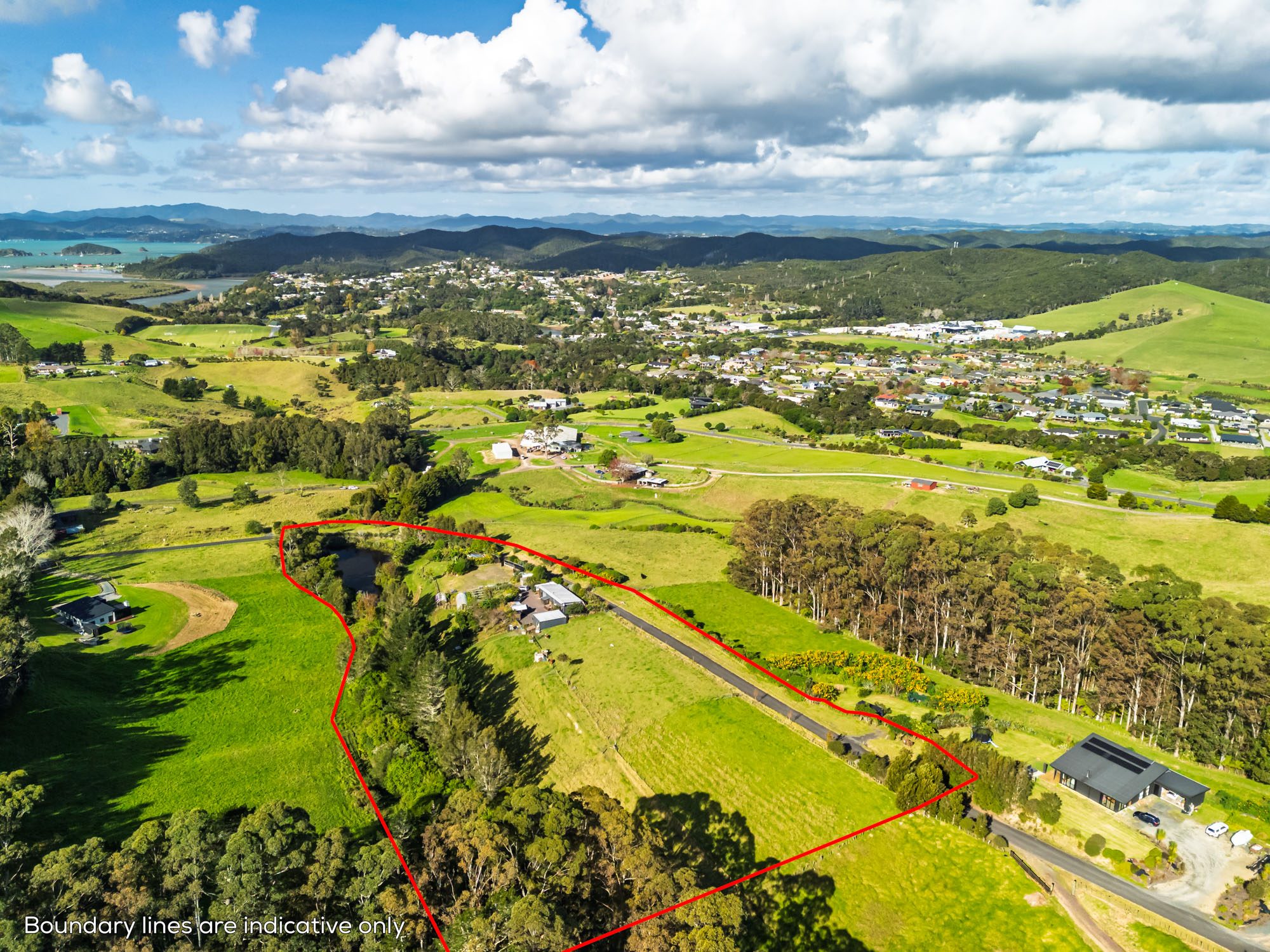 LIFESTYLE SANCTUARY BUILD - LAND & LAKE!! — slide 2