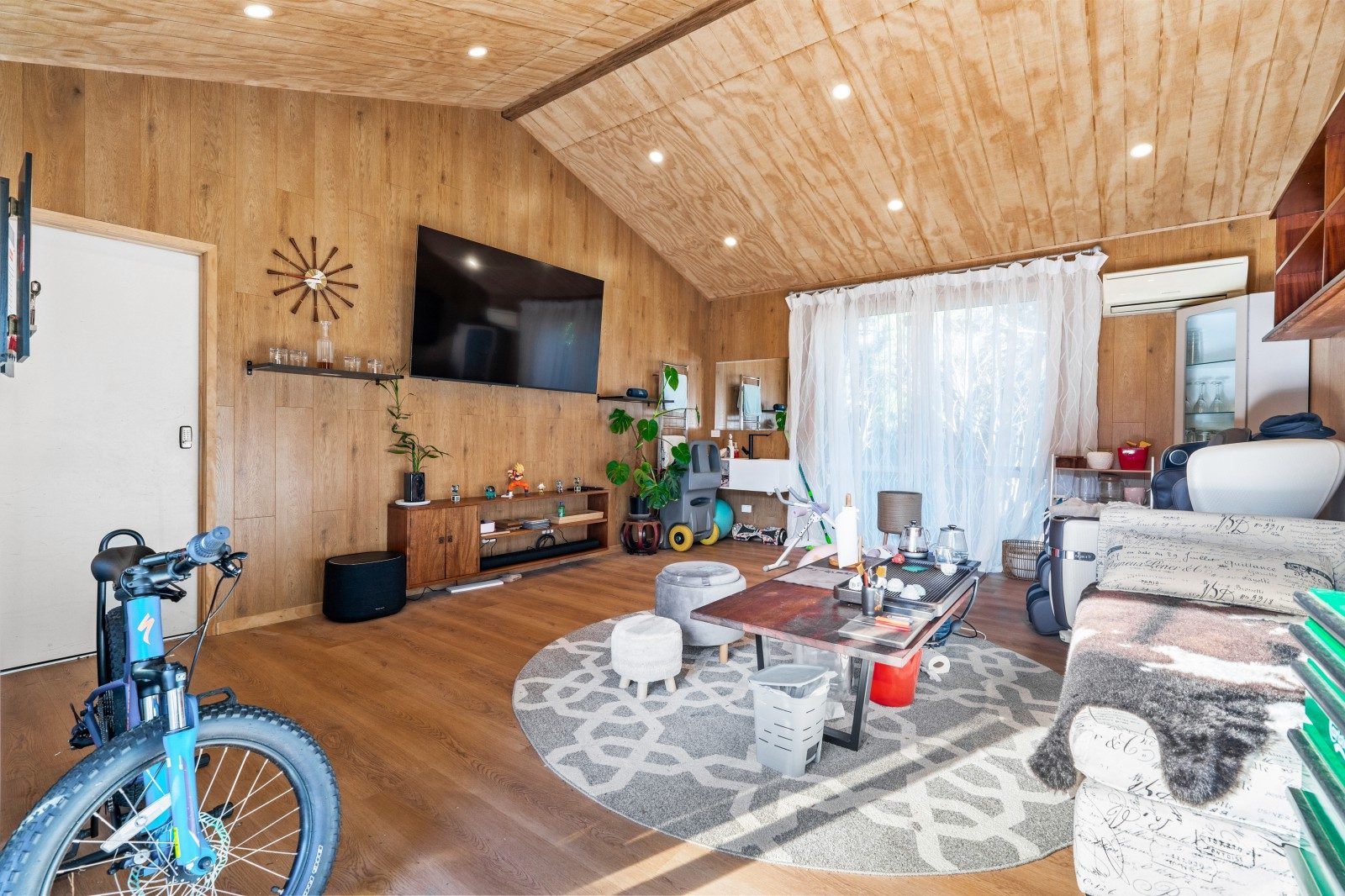 Solid and newly renovated - Ignore the CV! — slide 21