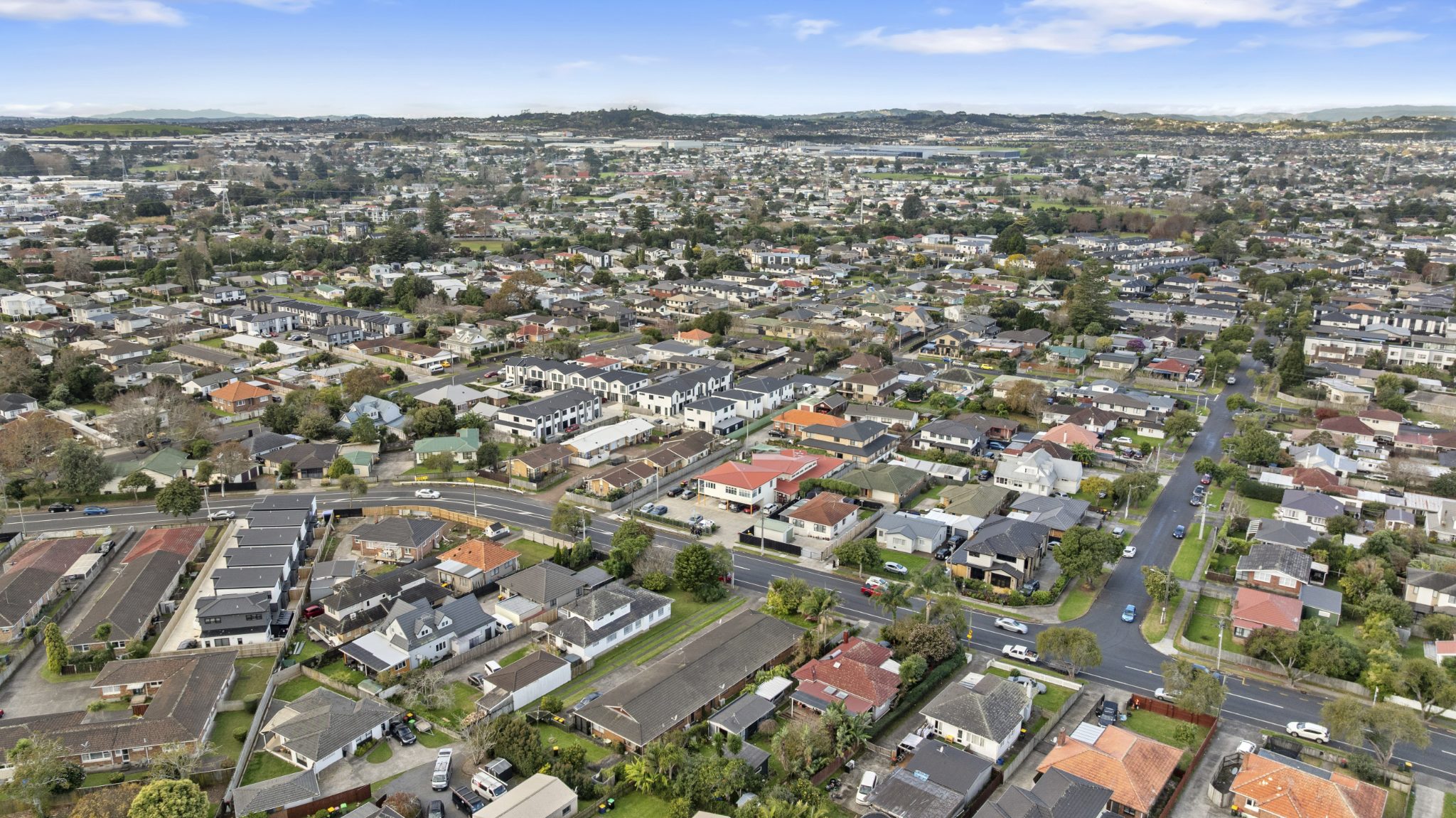 Spacious & Convenient Living - Heart of Papatoetoe — slide 19