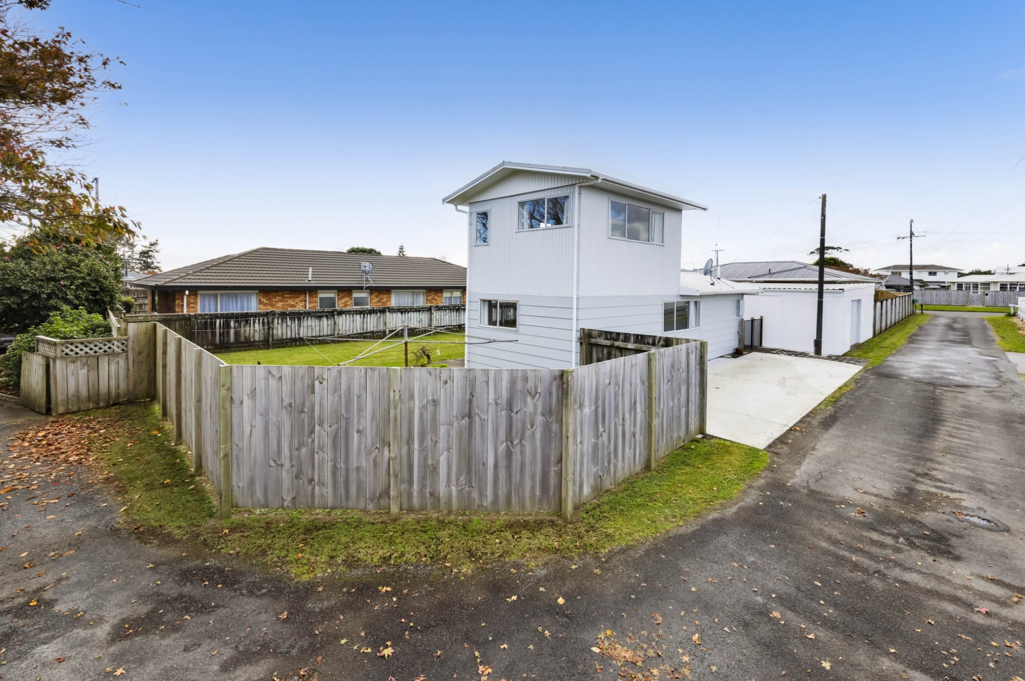 Freehold 2 Bedroom Home in a Handy Location — slide 18