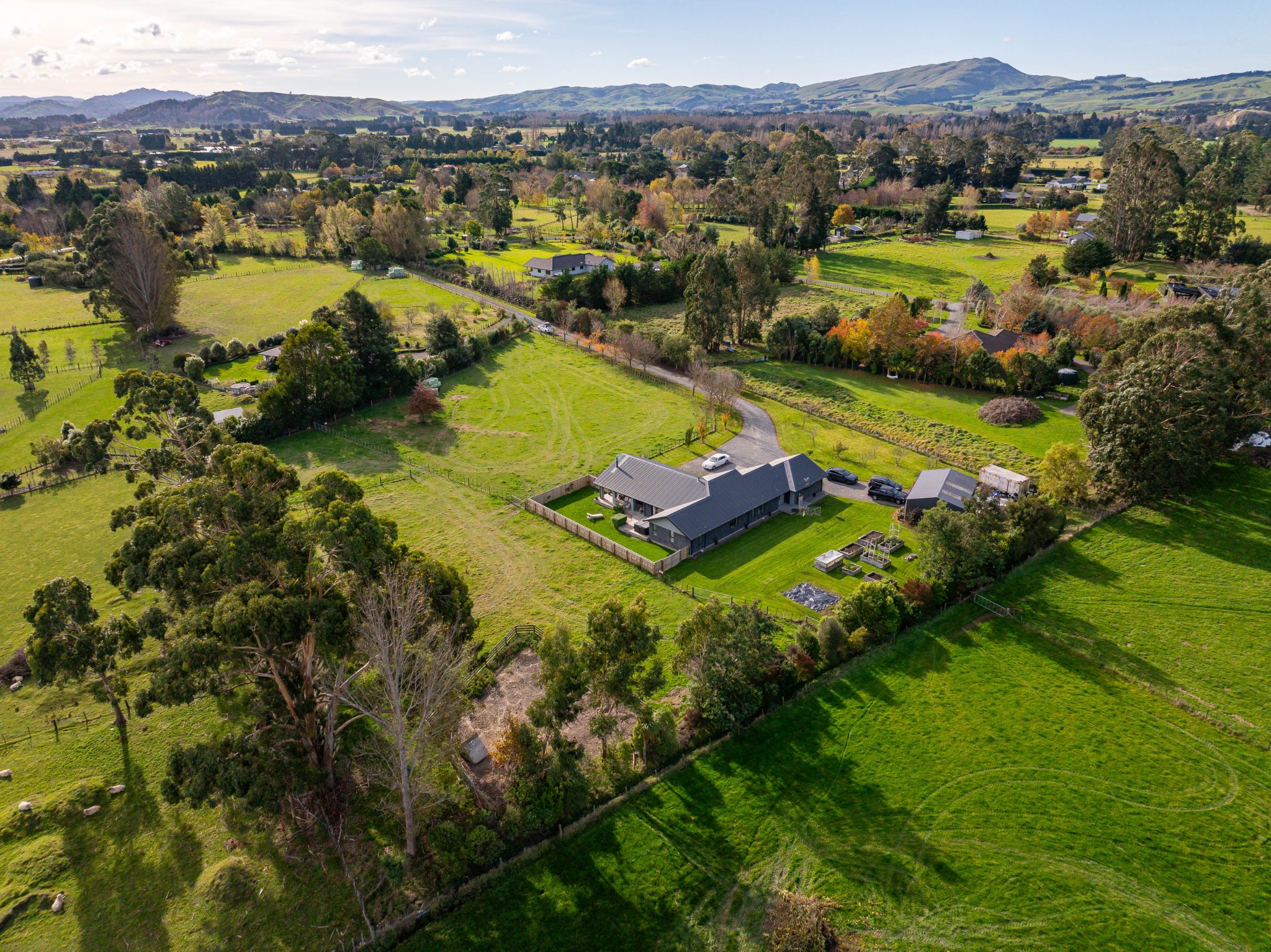 Willow Park Drive - BEO $1,100,000 — slide 2