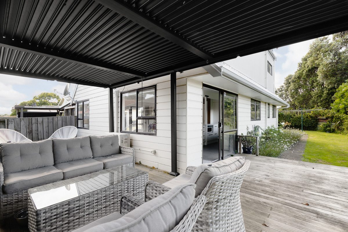 Modern Living, Private Retreat — slide 2