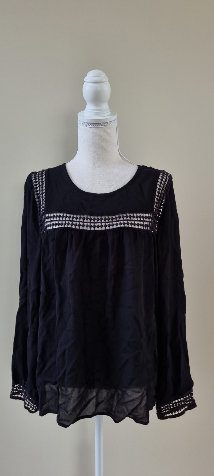Max Black Top size 14
