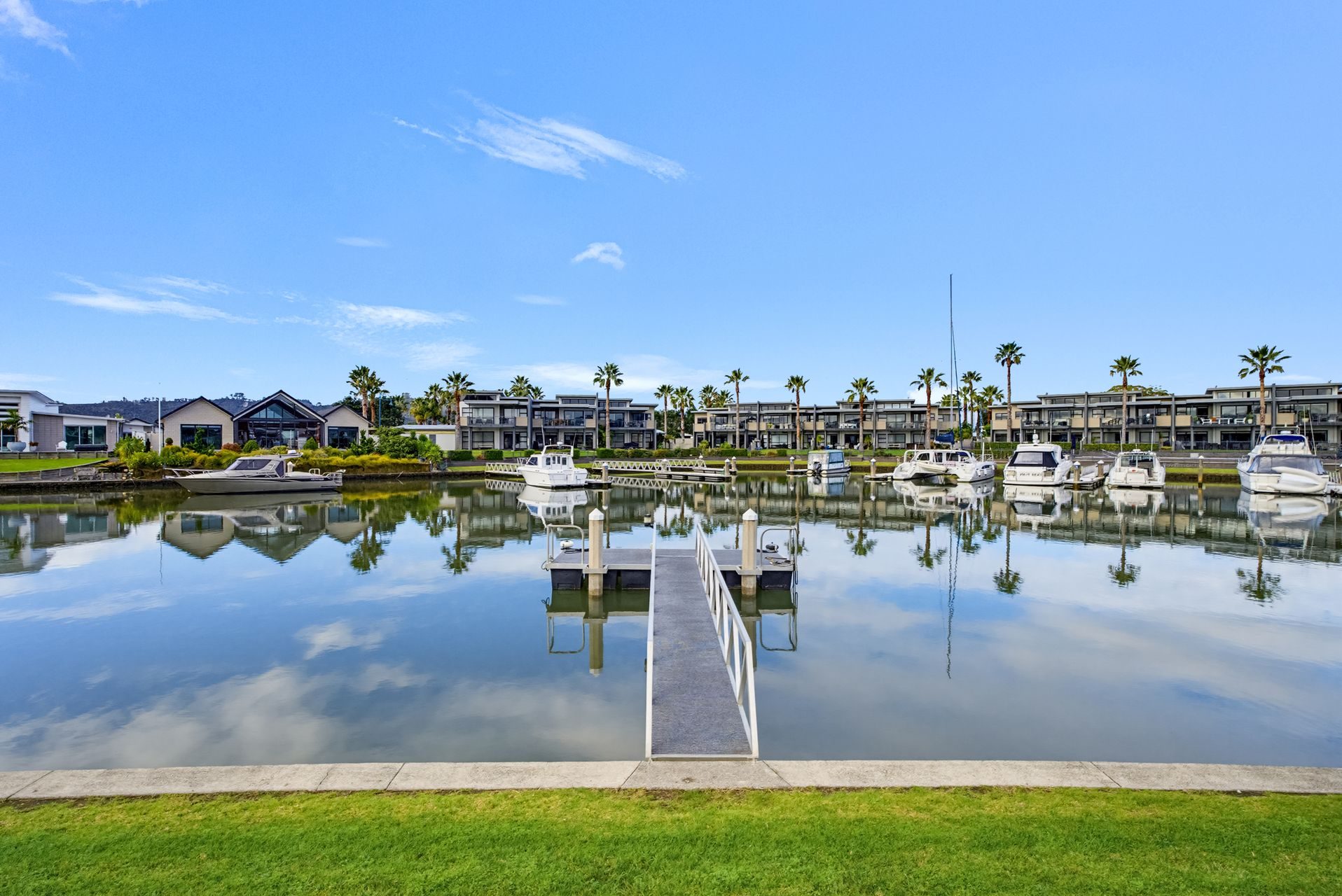 10 OUT OF 10 ON KELLY PLACE — slide 2