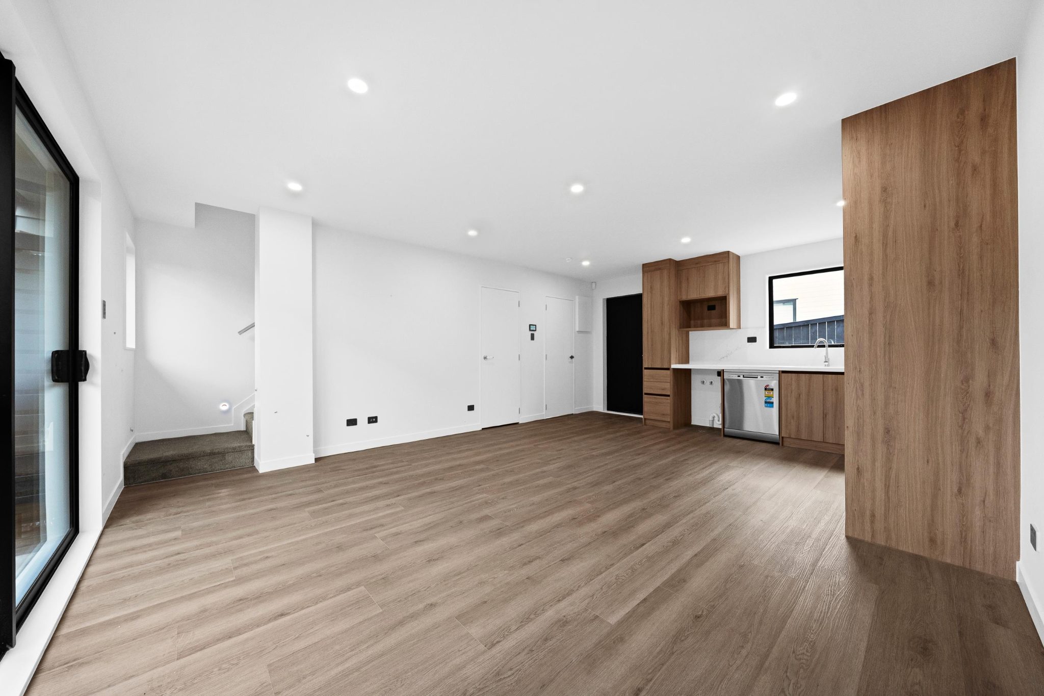 Move In Ready Brand New Homes with a CASHBACK — slide 2