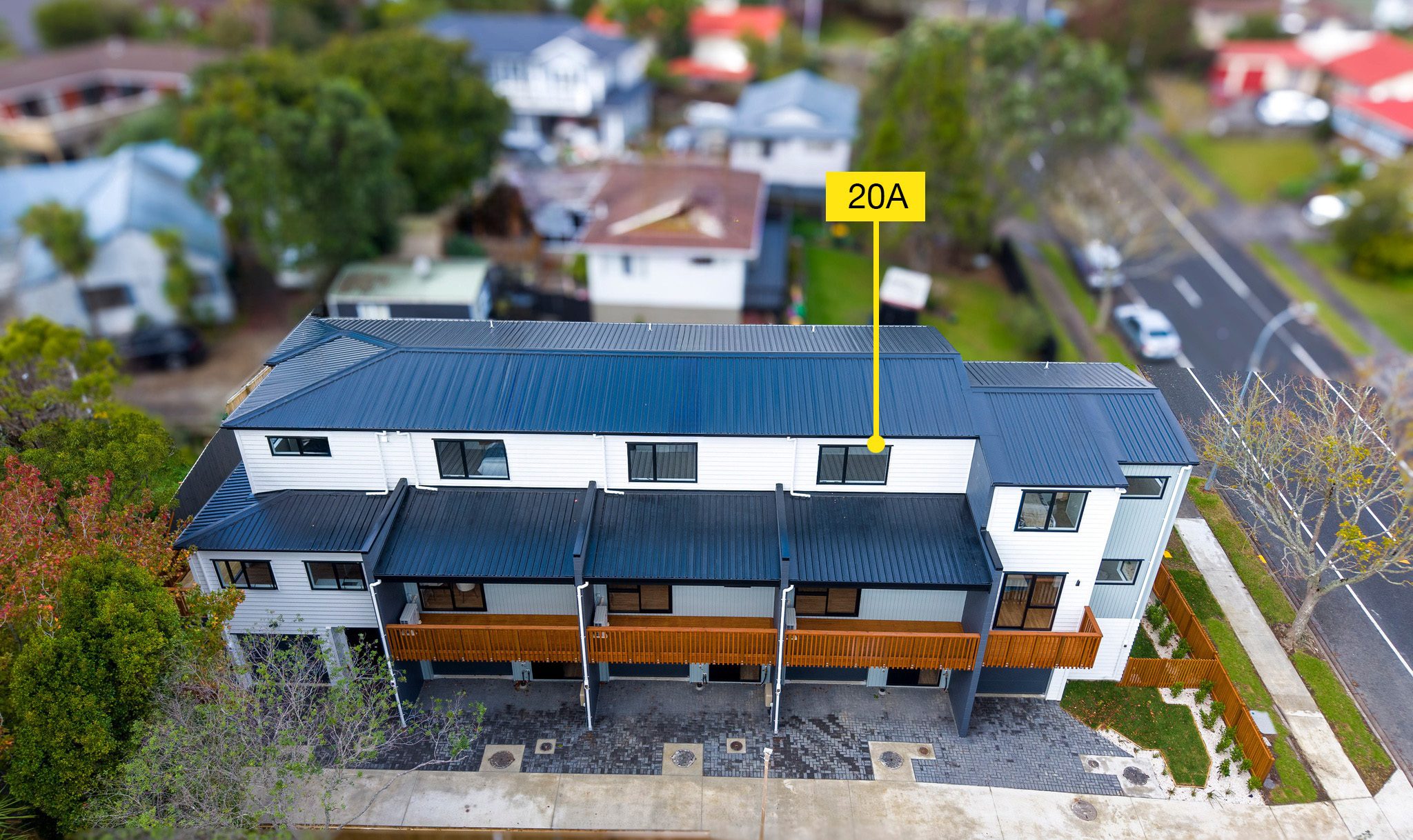 Modern 3-Level Freehold Home with Views — slide 2