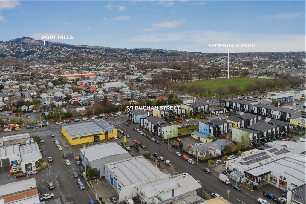 LOCATION, CONVENIENCE & LOW-MAINTENANCE LIVING — slide 11