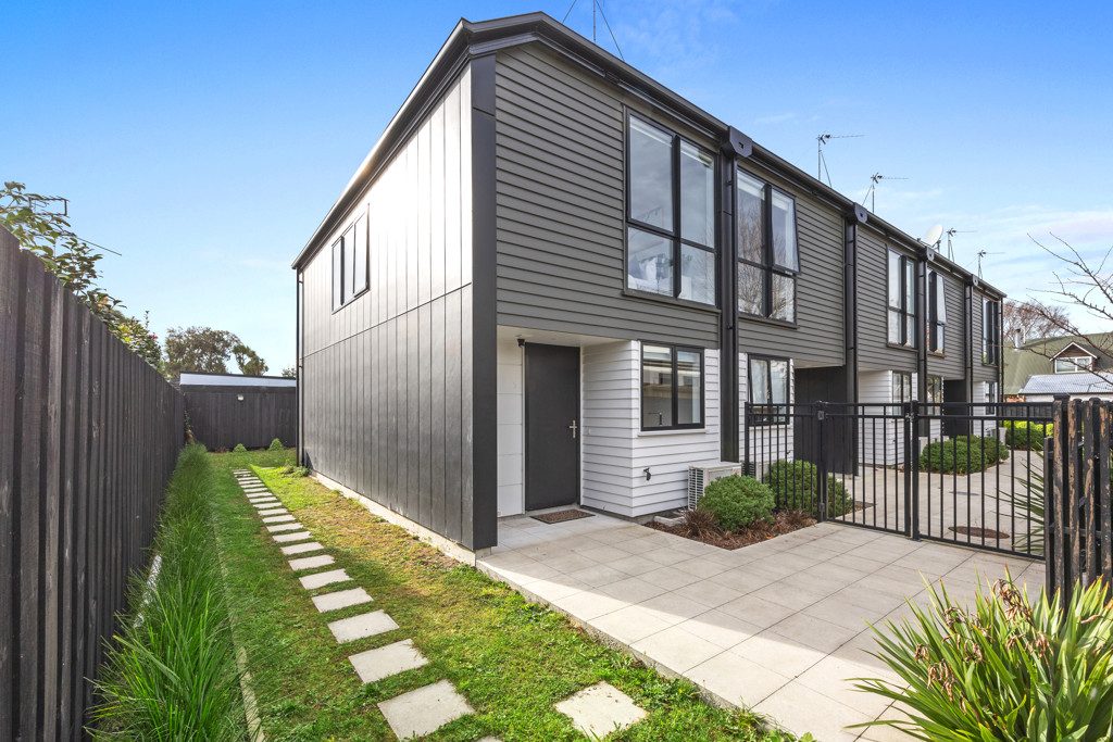 PRICE REDUCED! Papanui Perfection Awaits — slide 1