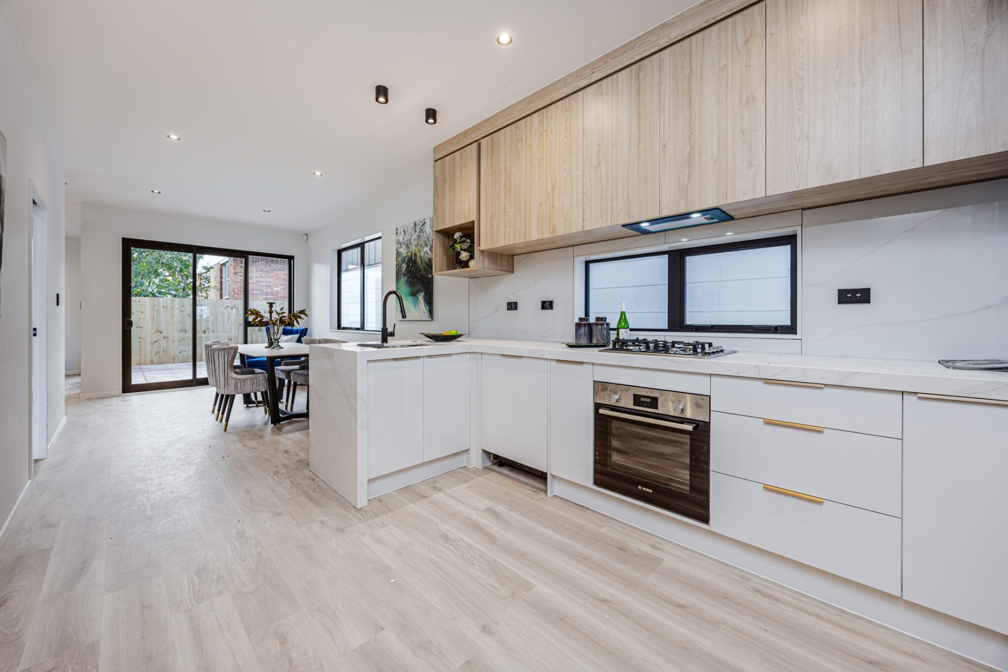 Brand New Freehold Stunning Sea Views — slide 2