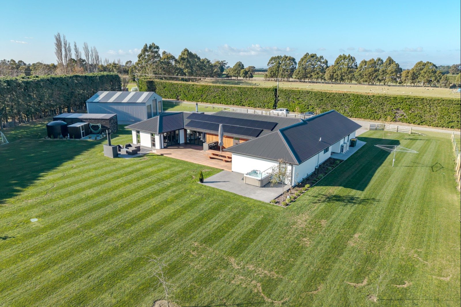 Secluded lifestyle living on four hectares — slide 27