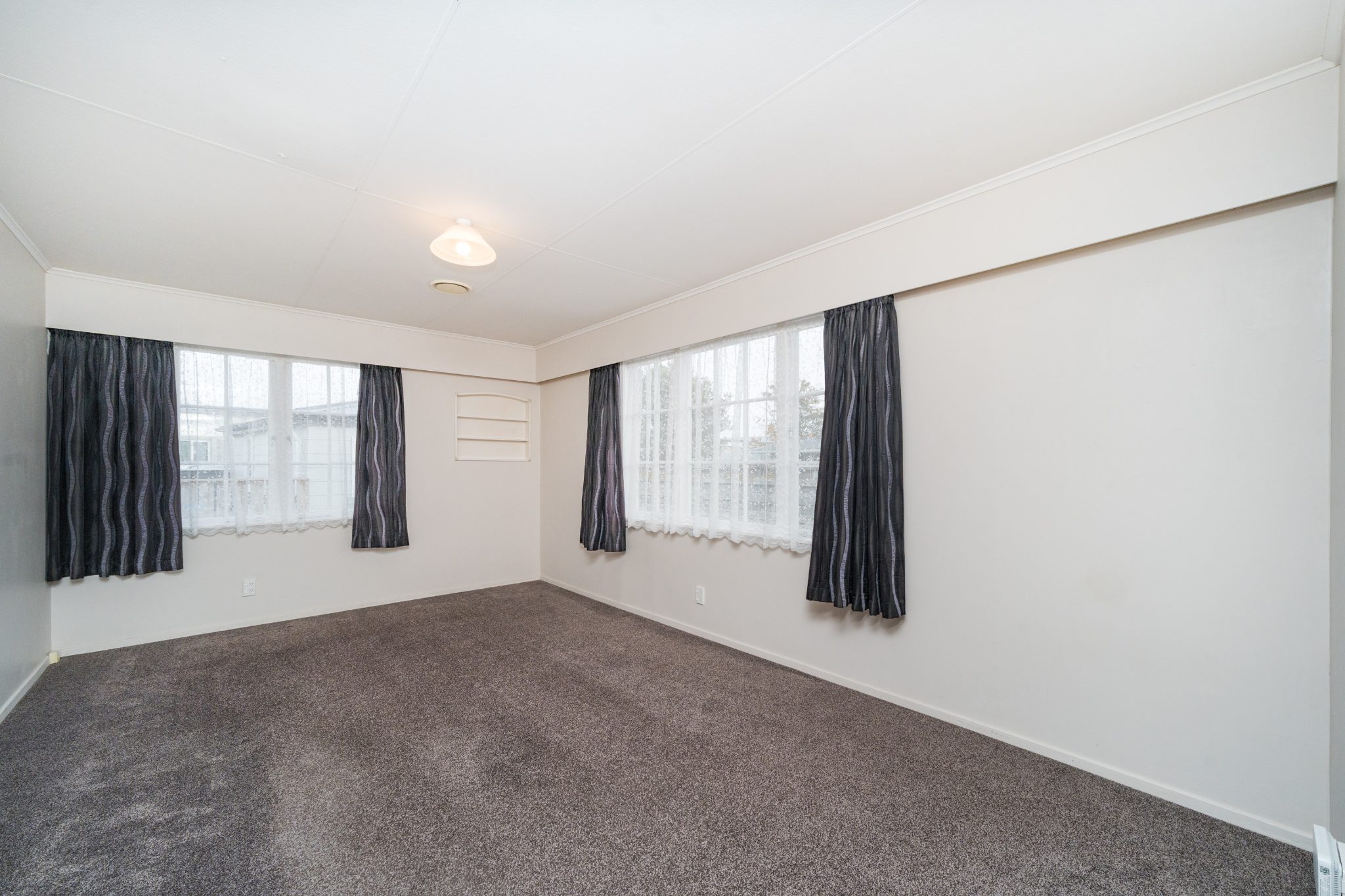Smart Investment or First Home - Prime location! — slide 2