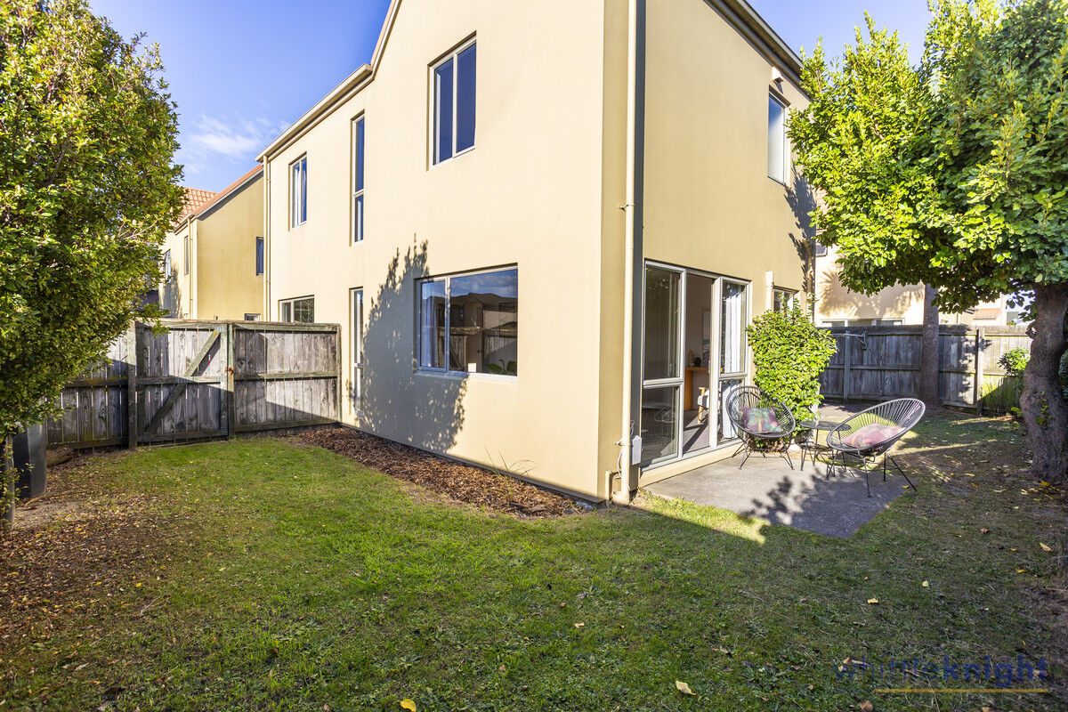 3 Bedrooms, Double Garage and in Top School Zones! — slide 2