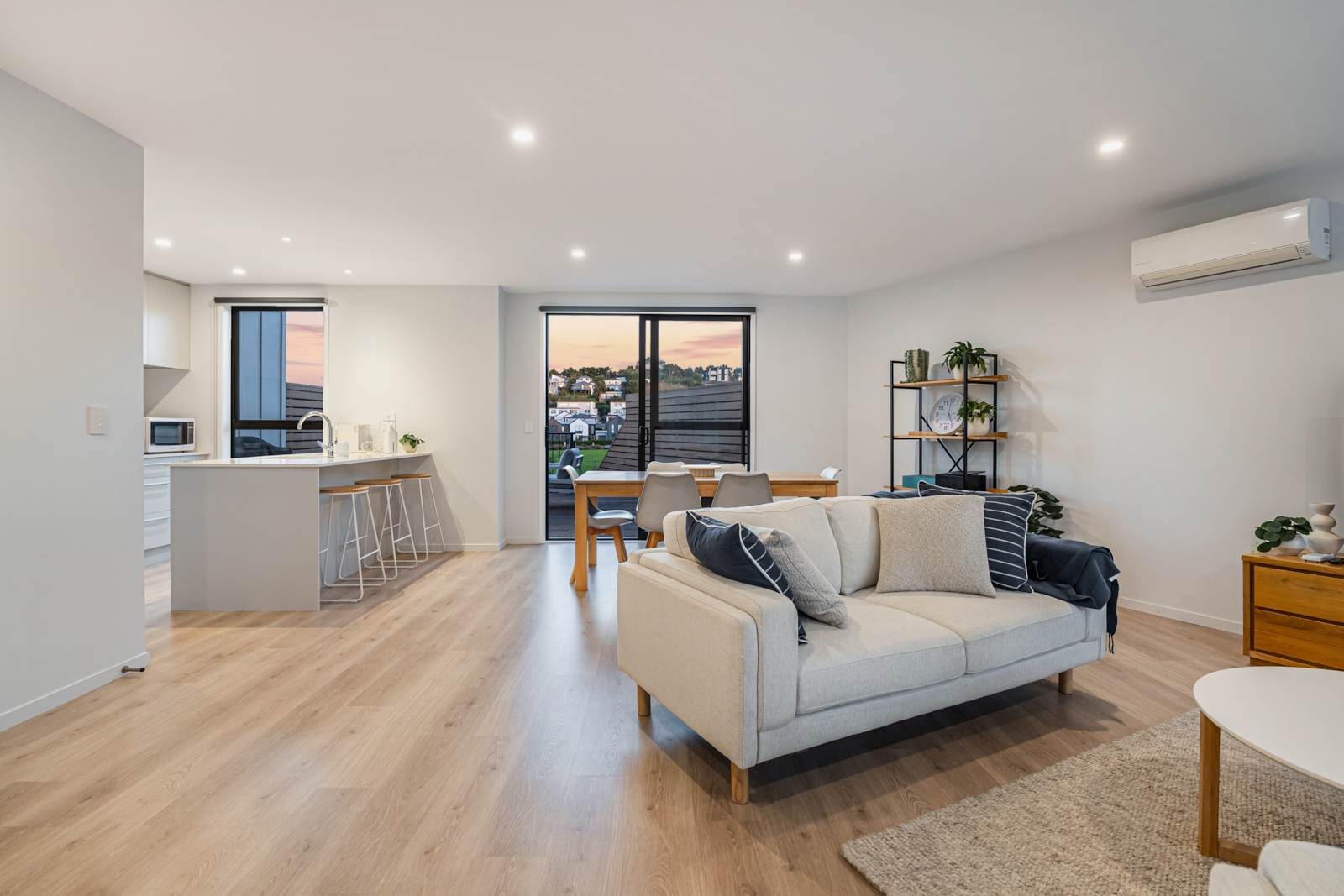 Prime Location Opposite Bonair Park — slide 2