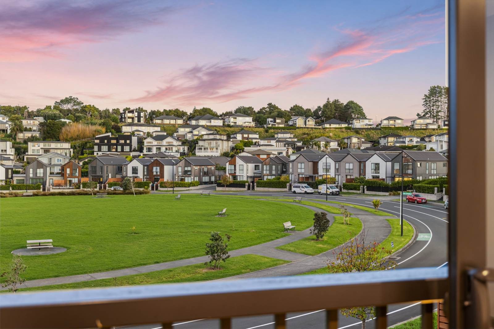 Prime Location Opposite Bonair Park — slide 19