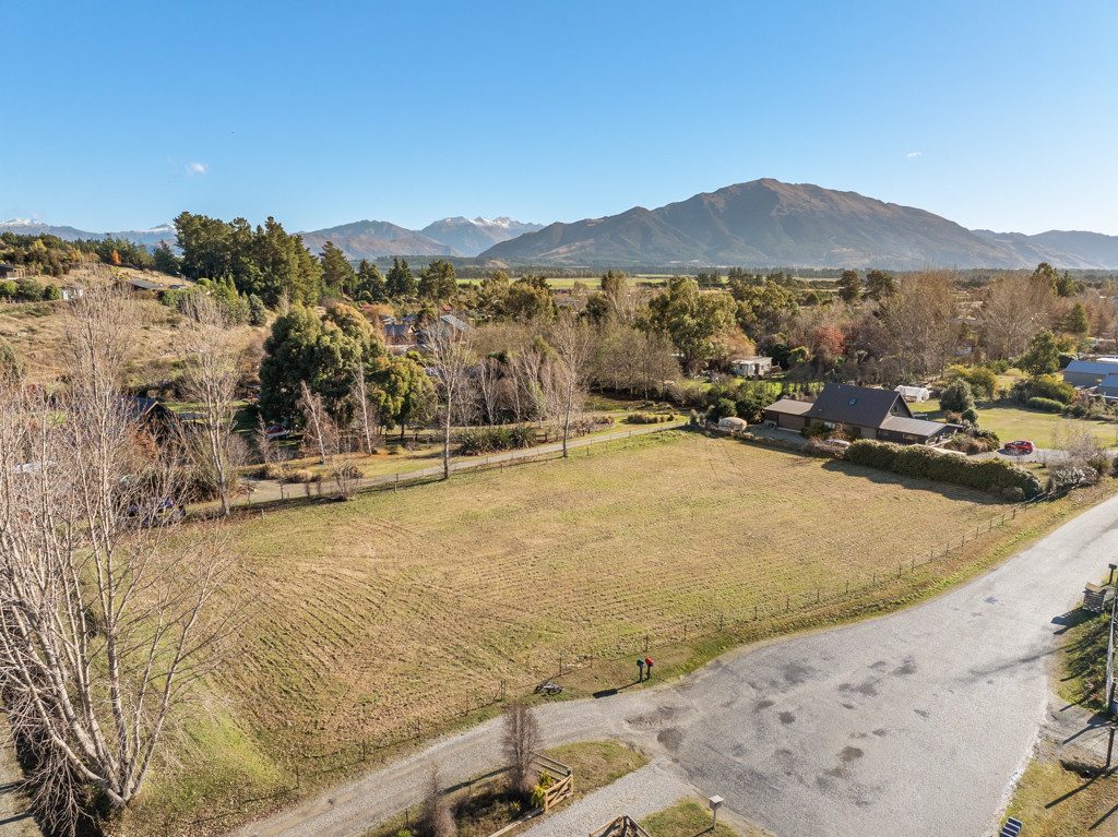 Your perfect canvas between Wanaka & Hawea — slide 2