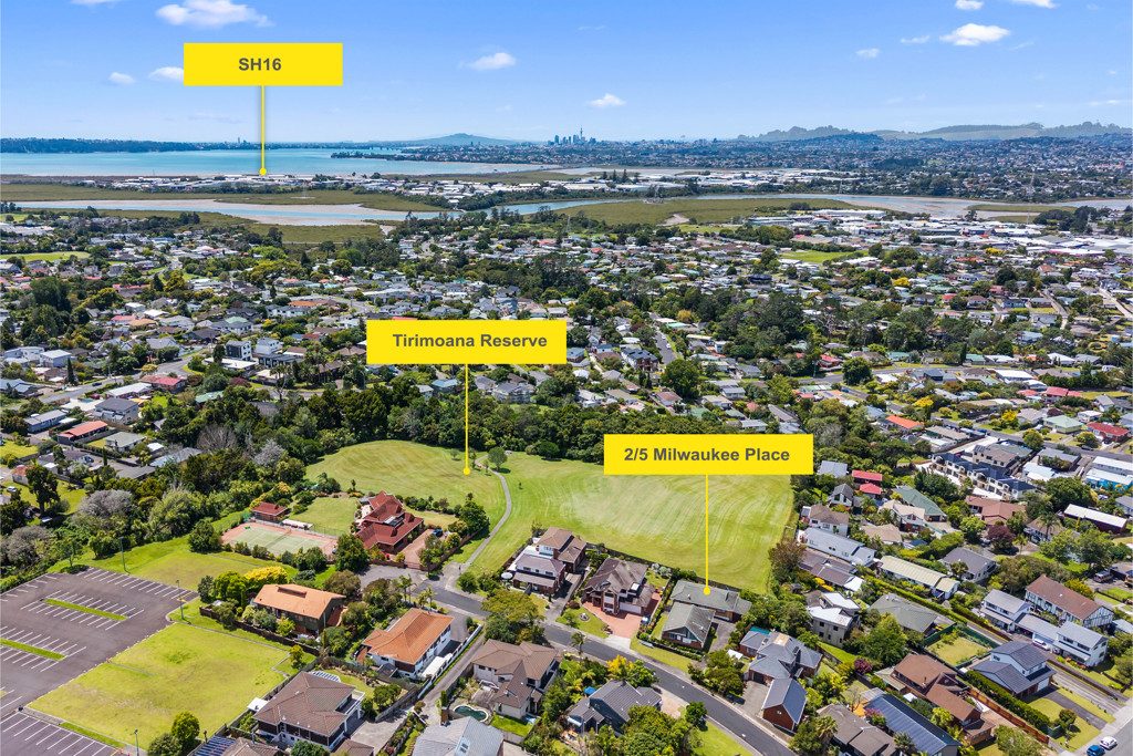 Single Level Brick & Tile by the Reserve — slide 25