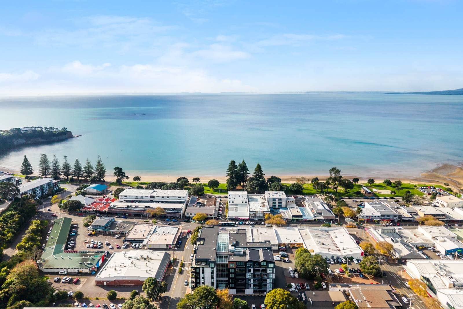 Luxury Coastal Lifestyle Awaits — slide 16
