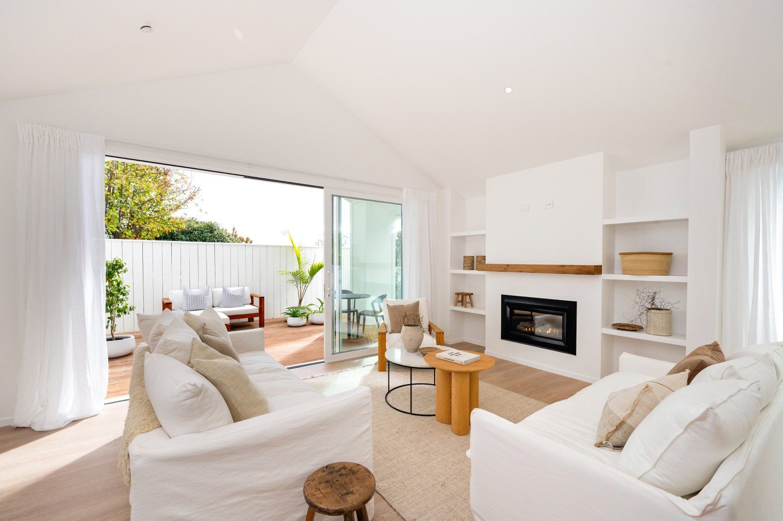 Modern Luxury, Effortless Living — slide 2