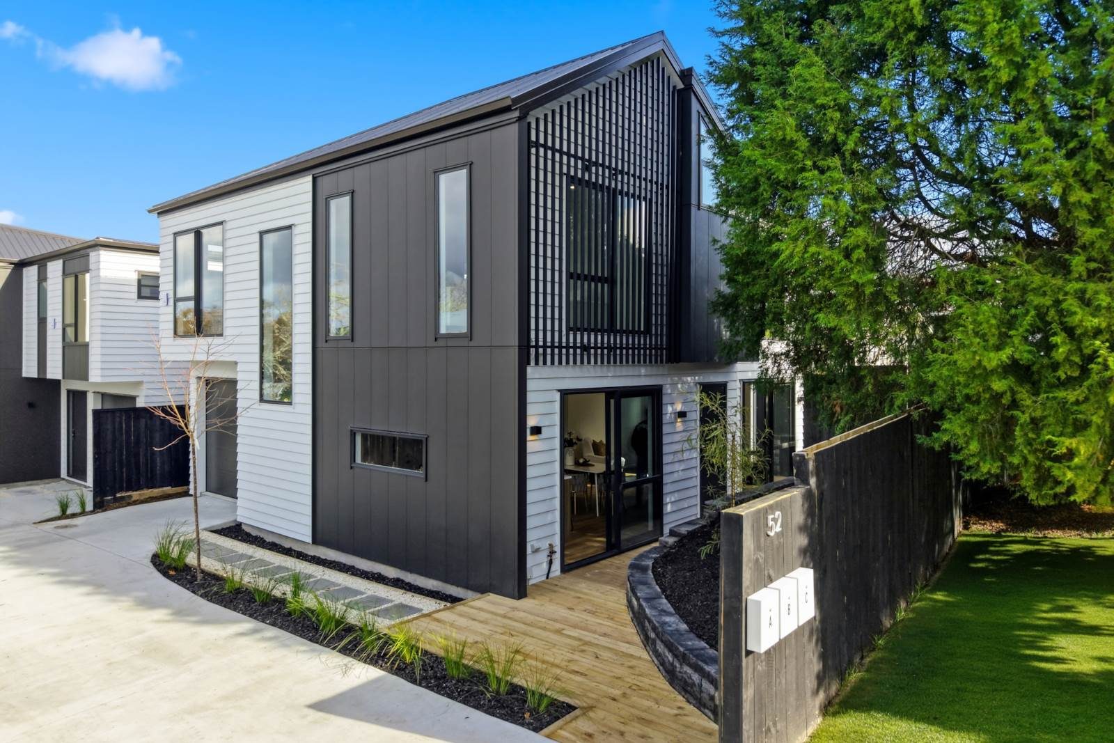 Architectural Elegance in the Heart of Hillcrest — slide 2