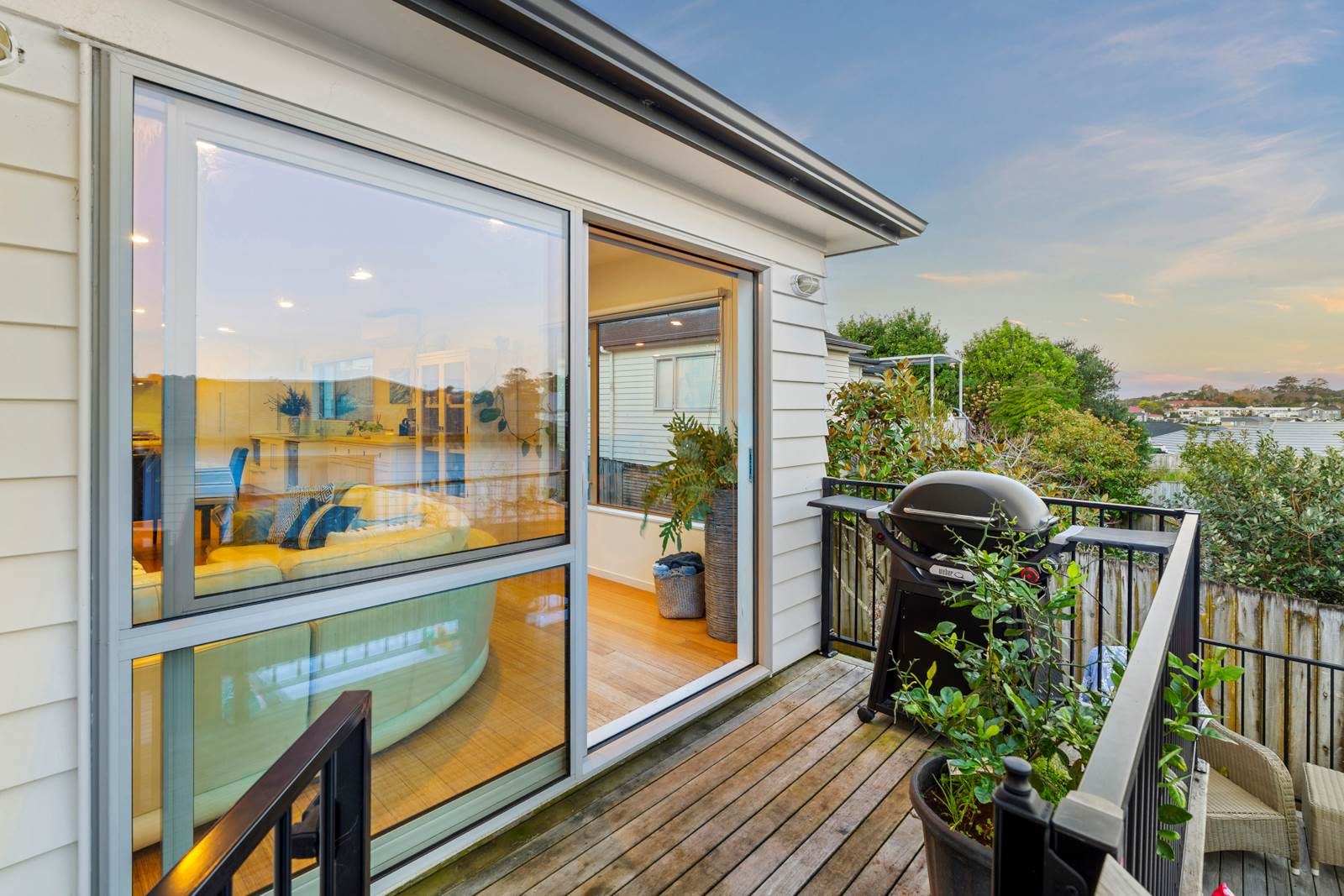 Beachside Vibes, Family Space & Modern Comfort — slide 1