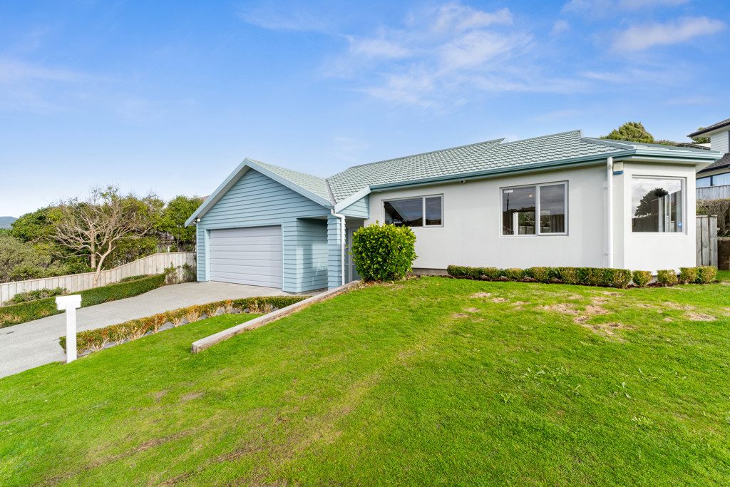 Beautiful Family Home — slide 2