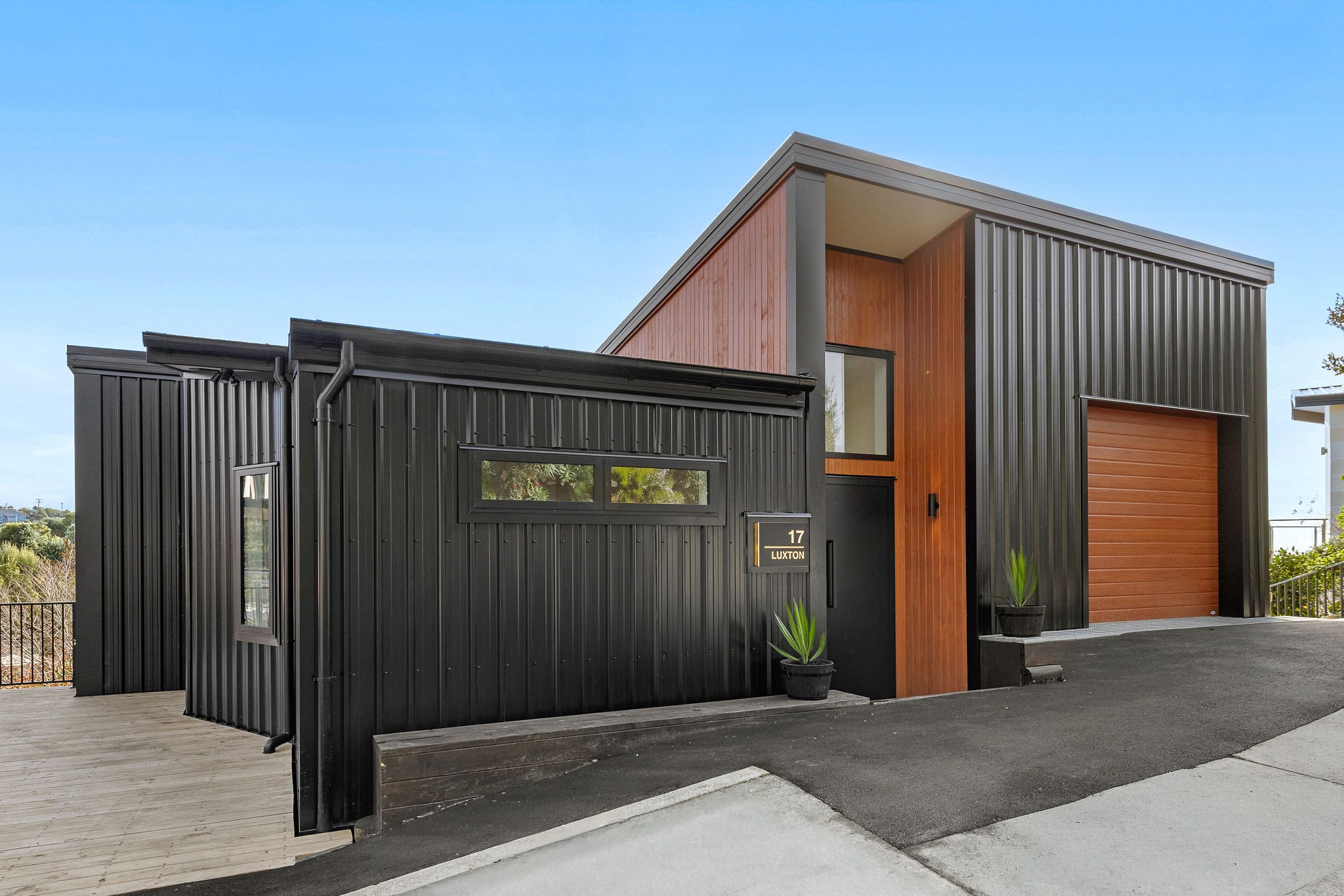 Brand New Executive Home - Panoramic Views — slide 16