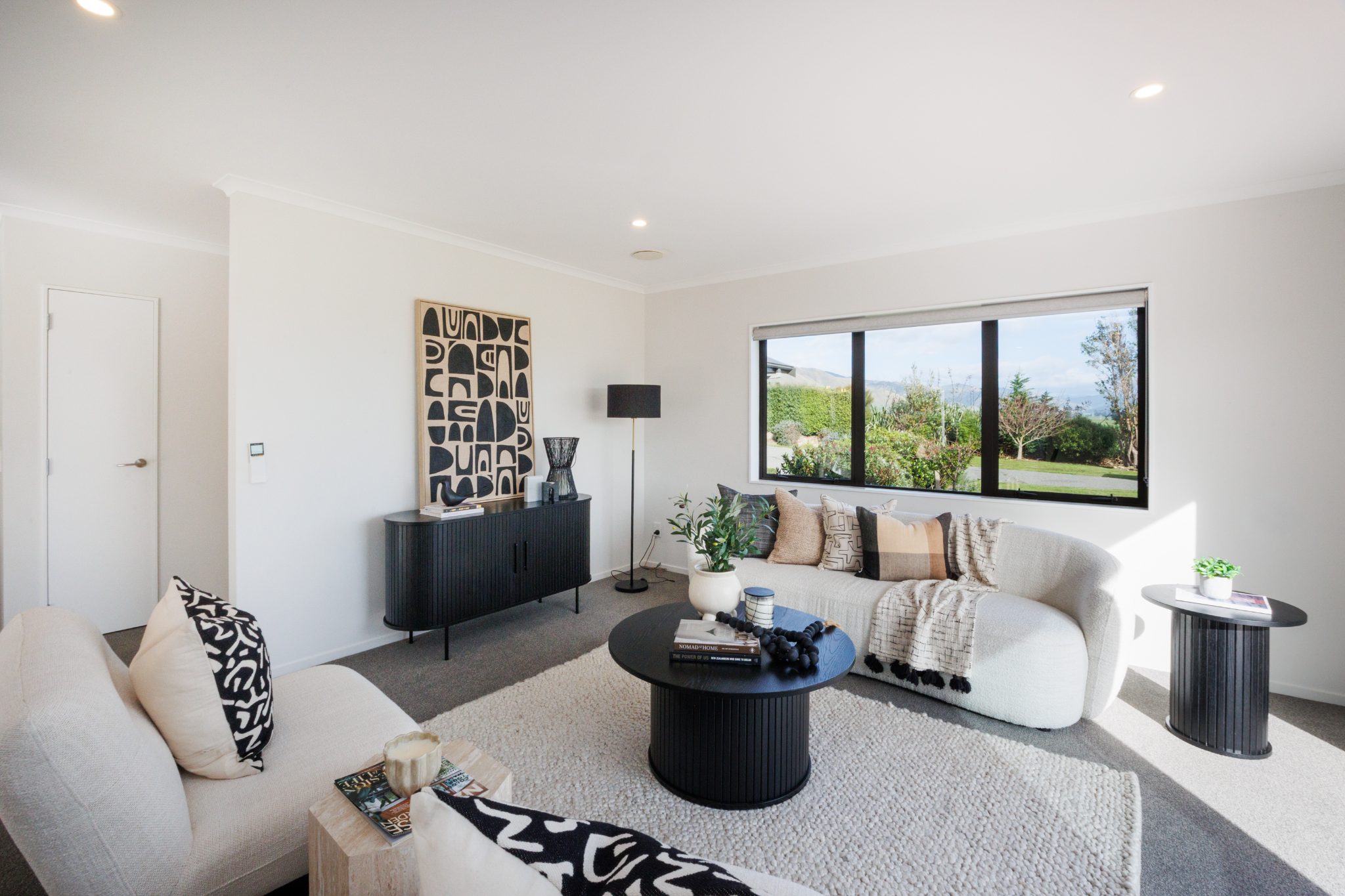Modern Family Living with Outstanding Shed Space! — slide 2